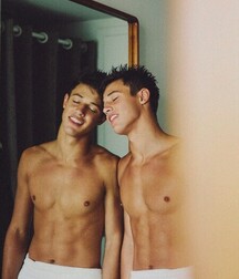 Shirtless Cameron 6036ccb805b2f.jpg