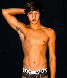Shirtless Cameron 6036cccc25733.jpg