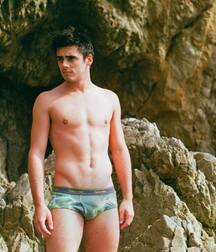 Diver Chris Gay Tube 60382684ea642.jpg