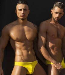 Sexy Yellow Gay Teen Porn