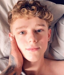 Sexy Twink Porn Rourke 609dac3c570f5.jpg