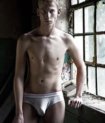 Sexy Bulges Hunk GayBoysTube 60a437ee606a8.jpg