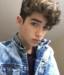 Handsome Faces Twink Gay Tube Portrait  60ba66de3ff0f.png