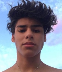 Handsome Faces Twink Gay Tube Portrait  60ba672ad379d.jpg