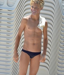 Speedo Guys Gay Summer Twink Tube 60d7ba1156152.jpg