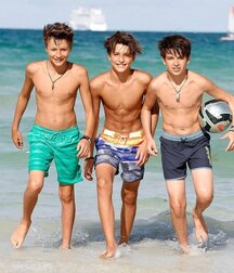 Sexy Shorts Twink Tube 60f74cbdcf289.jpg