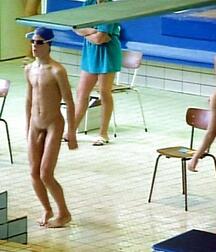 Naked Groups Gay Porn 6102e48be4947.jpg