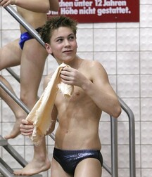 Sexy Twinks tube boys handsome  6110696a0f986.jpg