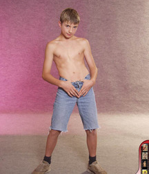 Sexy Shorts GayBoysTube 6112bf8cd3555.jpg