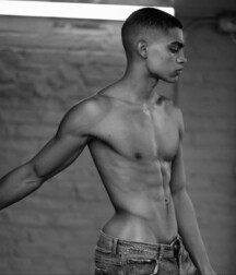 Jeans Twink Tube muscular  6119a8a1480d2.jpg