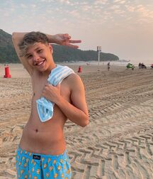 Sexy Shorts GayBoysTube Twinks 6137846c8d771.jpg