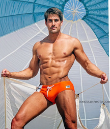 Sexy Orange Speedos Twink Tube Boys 613b9d7c418e9.jpg
