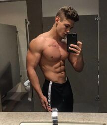Handsome Muscular Colton Gay Porn 6149e50ebe236.jpg