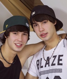 Aston Twin Twinks Gay Porn 614cfa09948dd.jpg
