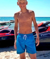 Sexy Shorts GayBoysTube shirtless 614f2dac67933.jpg