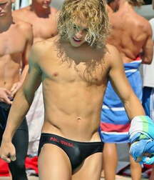 Twink Tube Shirtless Speedo Guys 614f5f7d62390.jpg