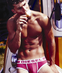 Twink Tube Sexy Model Tyler 61512f23daf1d.jpg