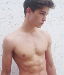 Handsome Model Francisco 615525b953b47.jpg