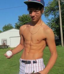 Abs Twinks masculine boy tube 6155f9c5b5afd.jpg