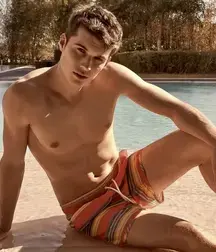 Sexy Shorts Guys shirtless gay porn