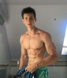 Gay Porn Amazing Abs Guys 615ca5682d297.jpg