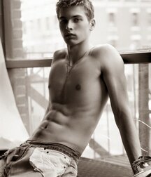 Gay Porn Amazing Abs Guys 615ca5785b73e.jpg