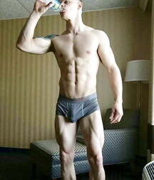 Boners & Bulges Guys Twink Tube 615fbf1276507.jpg