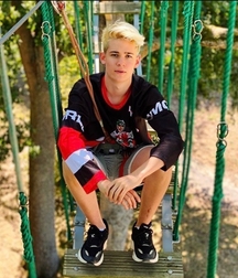 Sexy Blond Guys Twink Tube 616351ce1cb73.jpg