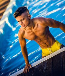 Handsome Model Adam 6165d08e4b150.jpg