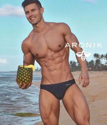 Handsome Muscle Model Dan 616672784256f.jpg
