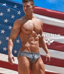 Handsome Muscle Model Dan 6166728e9e5ca.jpg