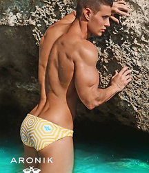 Handsome Muscle Model Dan 616672ad12e82.jpg