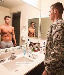 Handsome Muscle Model Dan 616672ba8295f.jpg