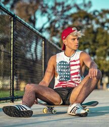 Sexy Model Adam 616756ce2e686.jpg