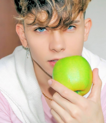 Handsome Faces Guys Twink Tube 616de8a7cdf28.png
