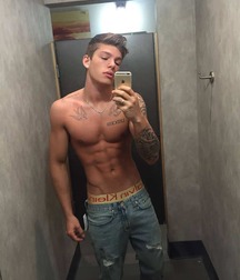 Sagger Twinks shirtless abs pecs  616df53723bef.jpg