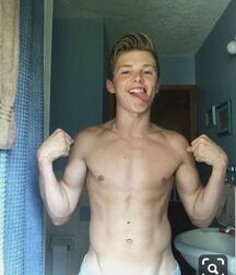 Sagger Twinks shirtless abs pecs  616df54651ae9.jpg