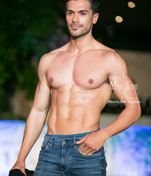Handsome Model Daniel 616ee4b967d58.jpg