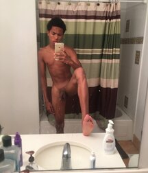 Sexy Selfie Guys Gay Porn 618493c8922db.jpg