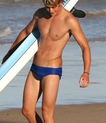 Sexy Twink Surfers Tube california 618861ee1ac21.jpg