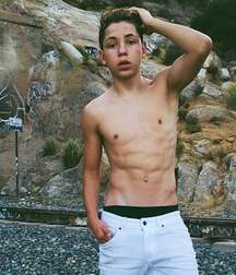 Sexy Abs Twink Tube handsome shirtless dudes 618ddfc997357.jpg