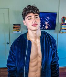 Sexy Model Pierre Twink Tube