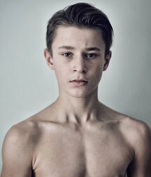 Handsome Faces Twink Tube good-looking portrait 619178472c61e.jpg