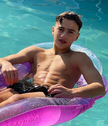 Sexy Guys & Inflatables Gay Porn 619ac6102063c.jpg
