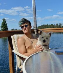 Handsome Guys & Their Pets Twink Tube 619d0ebcac5fb.jpg