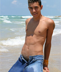Sexy Jeans Twink Tube abs muscular  61a182da5e892.jpg
