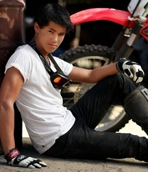 Handsome Faces Guys Cute portrait twink tube 61a2fbd04942e.jpg