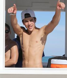 Sexy Austin Mahones Twink Tube 61a3fa24322cd.jpg