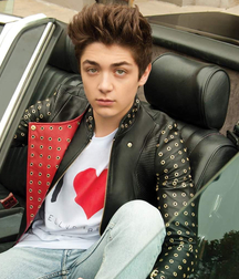 Handsome Faces twink tube new goodlooking portrait  61a6a0512f16a.jpg