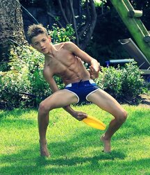 Sexy Abs Guys twink tube fitness pecs handsome shirtless boys 61f83a29a944a.jpg